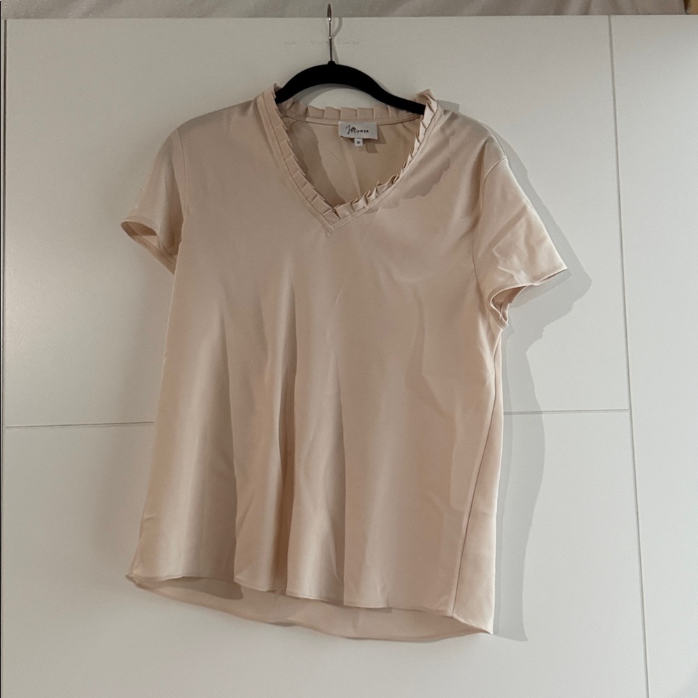 Elegant V-Neck Short Sleeve Top in Cream